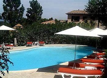 L'estirado Des Adrets Hotel