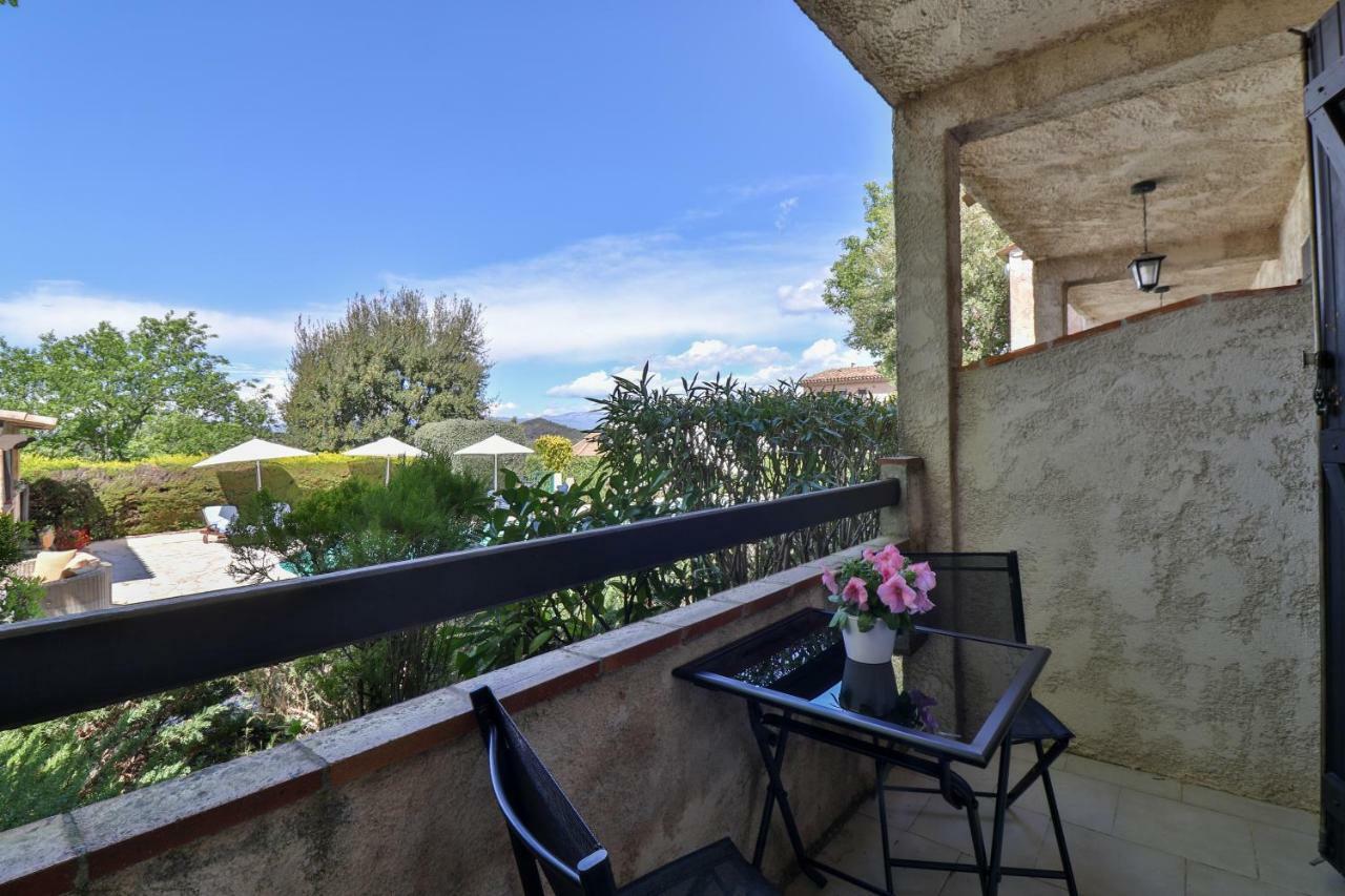 L'estirado Des Adrets Hotel